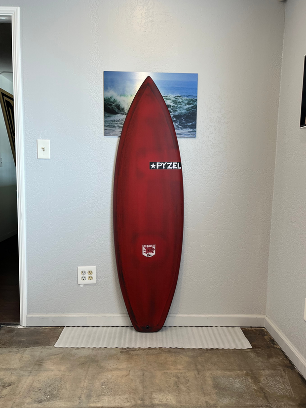 Pyzel Red Tiger XL 5'7-26.70L. (Sale)