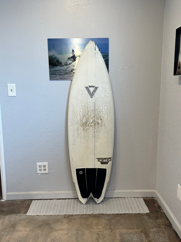 5'8 El Tomo Performance 32.2L. PU/KEVLAR  (USED)